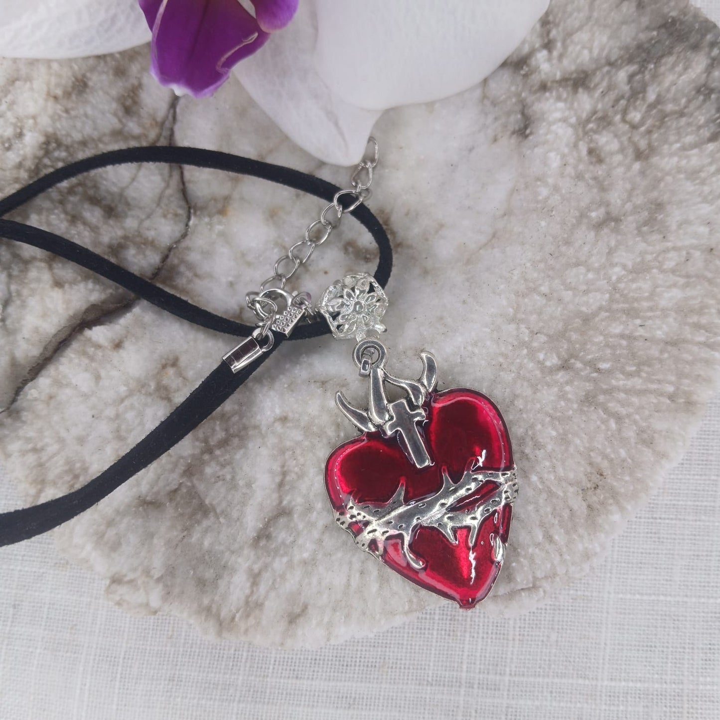 Heart Throb Choker